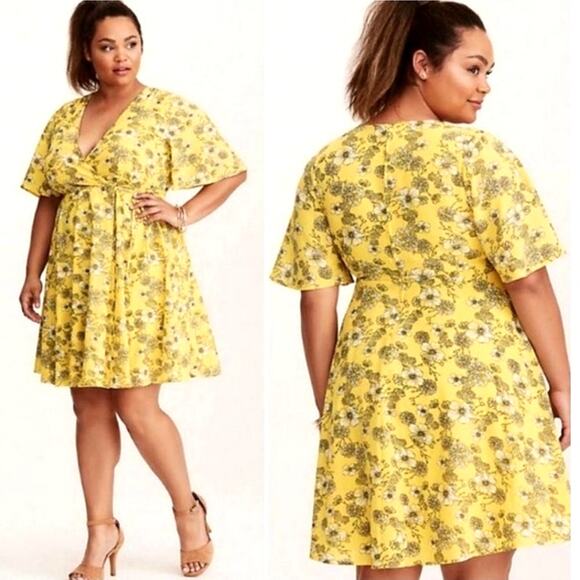 Torrid Plus Size Yellow & White Floral Wrap Dress - Picture 1 of 8